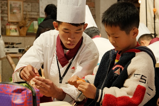 人抱着小孩

AI 生成的内容可能不正确。